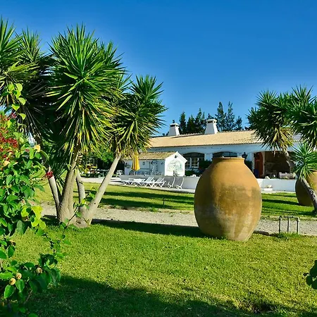 Vila Cabanas Beach House *
